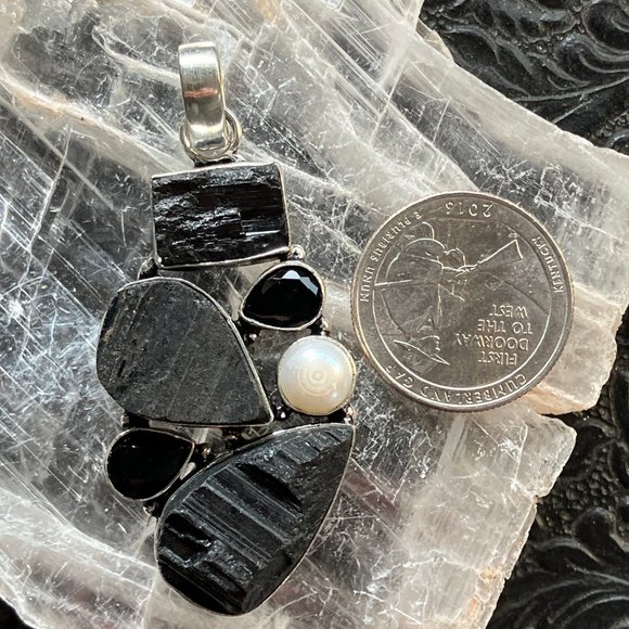 Black Tourmaline Onyx and Pearl Crystal Stone Jewelry Pendant - Picture 6 of 6